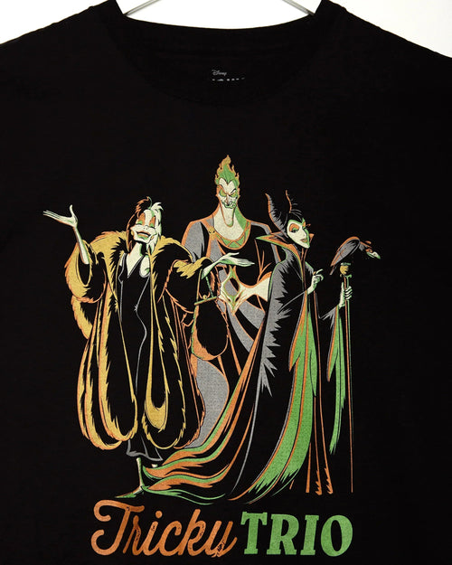 DISNEY VILLAINS: Cruella de ville, Hades and maleficent the Tricky Trio on black - cropped t-shirt