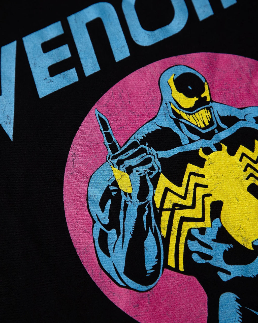 Official Marvel Comics, Spider-man VENOM on black - low cut cropped tee